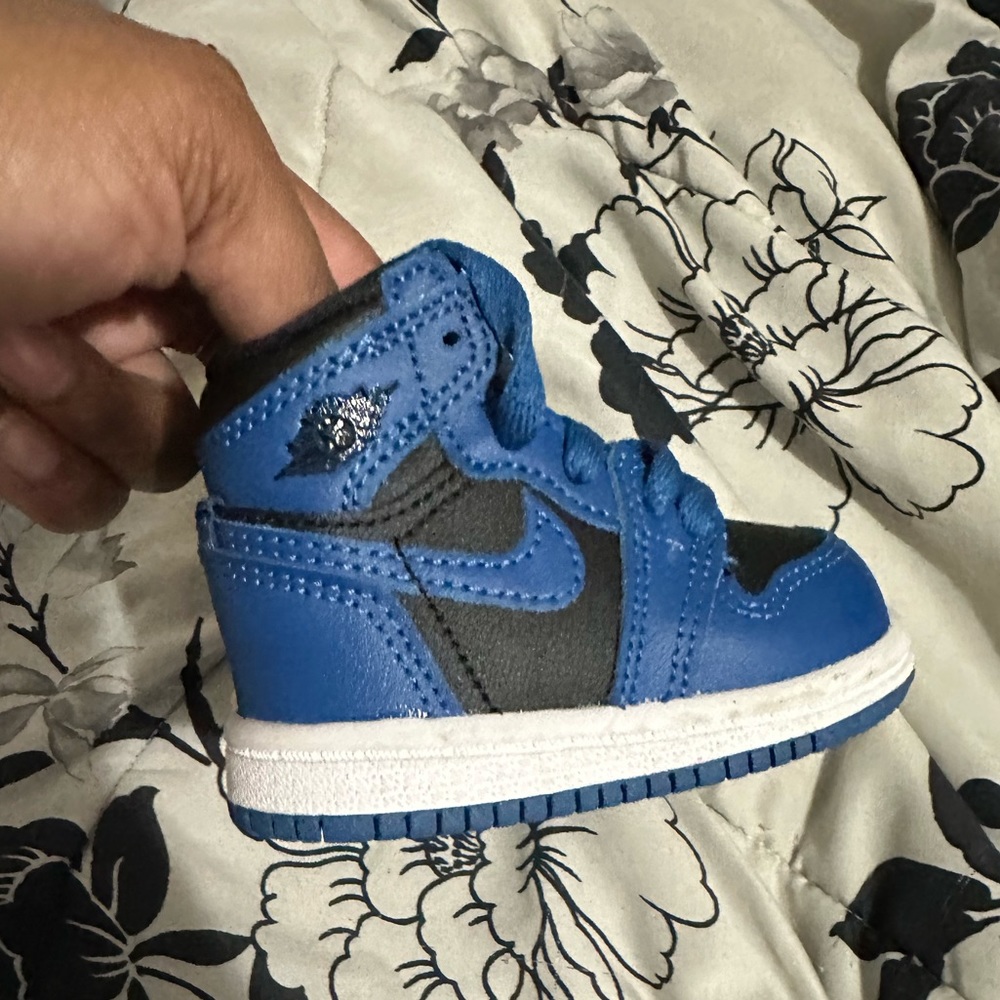 Nike Air Jordan Retro 1 high OG 2c Dark Marina Blue